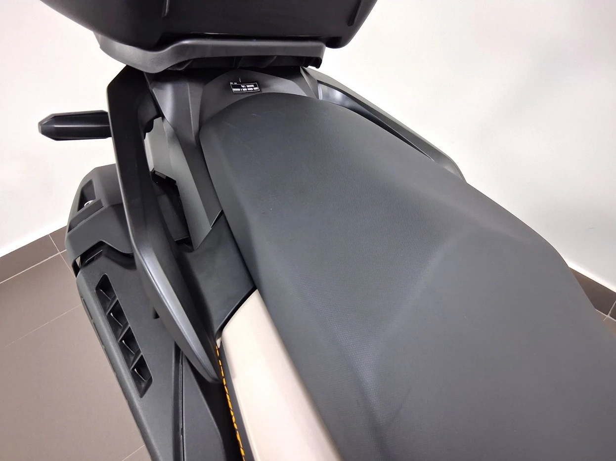 HONDA XRE 300 SAHARA ADVENTURE