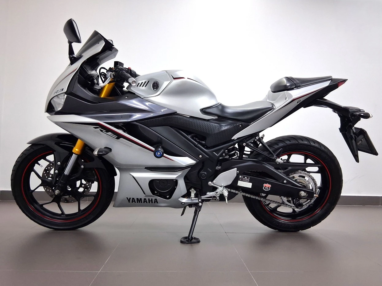 YAMAHA YZF R3 ABS