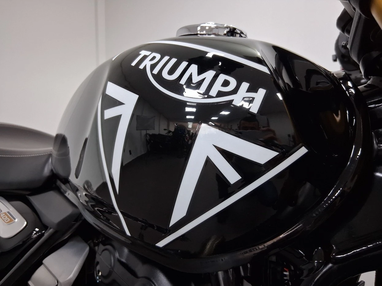 TRIUMPH SPEED 400