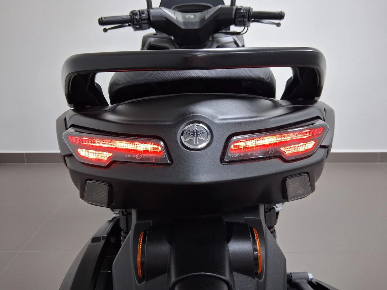 YAMAHA NMAX CONNECTED 160 ABS