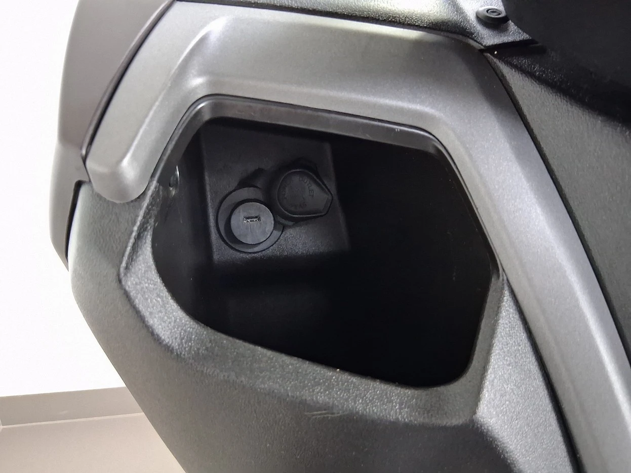 YAMAHA NMAX CONNECTED 160 ABS