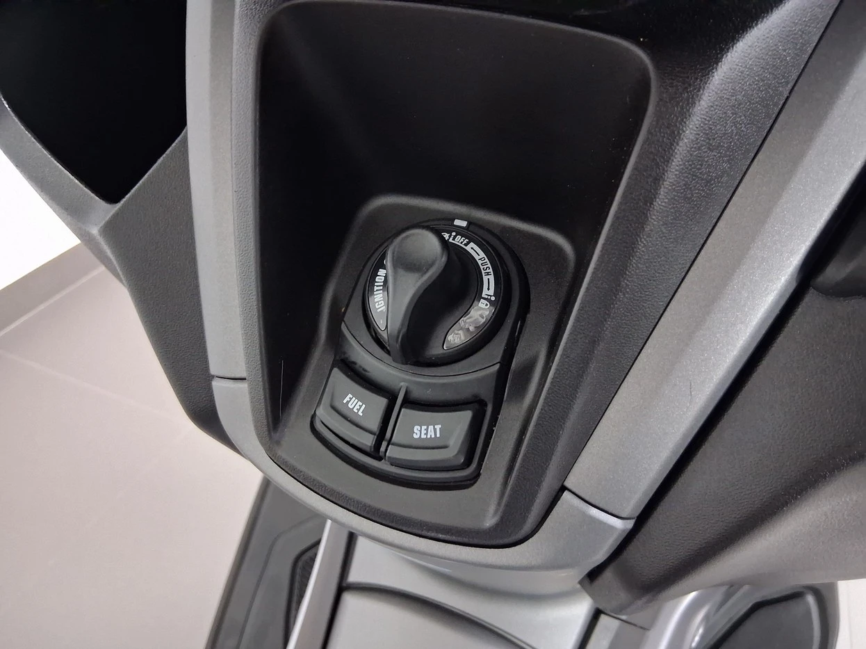 YAMAHA NMAX CONNECTED 160 ABS