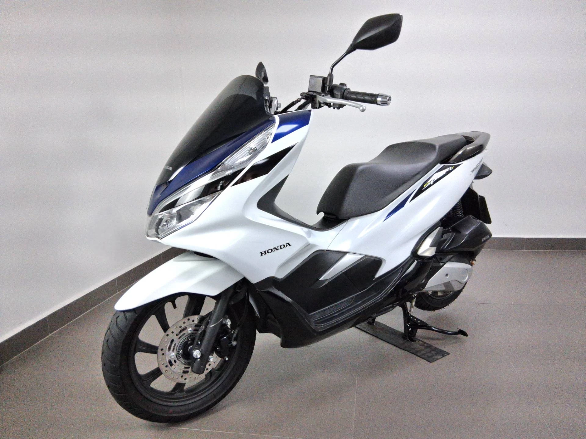 HONDA PCX 160 DLX