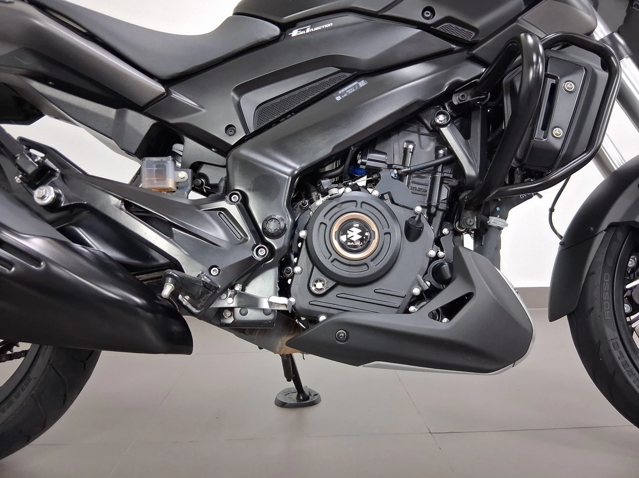 BAJAJ DOMINAR 400