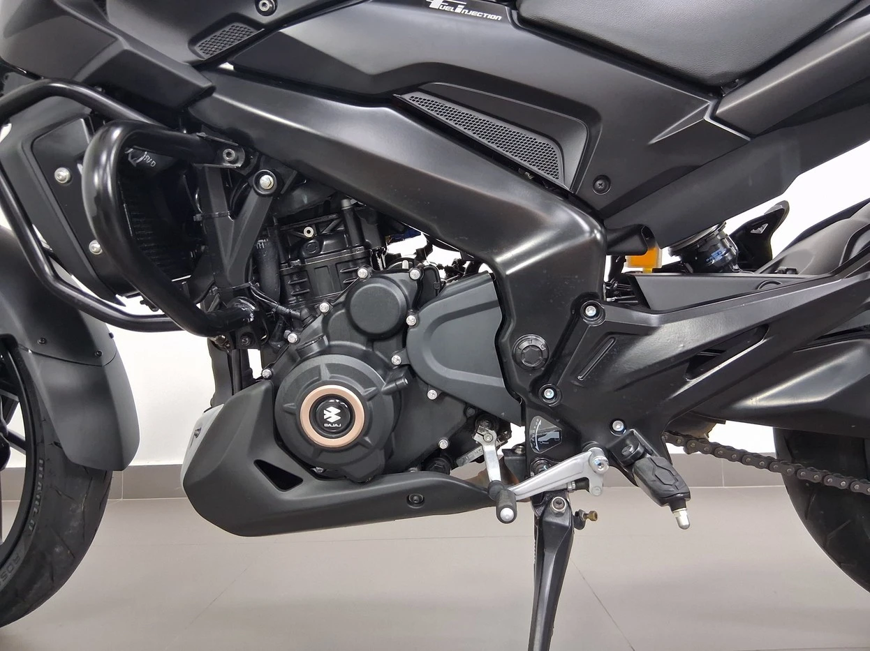 BAJAJ DOMINAR 400