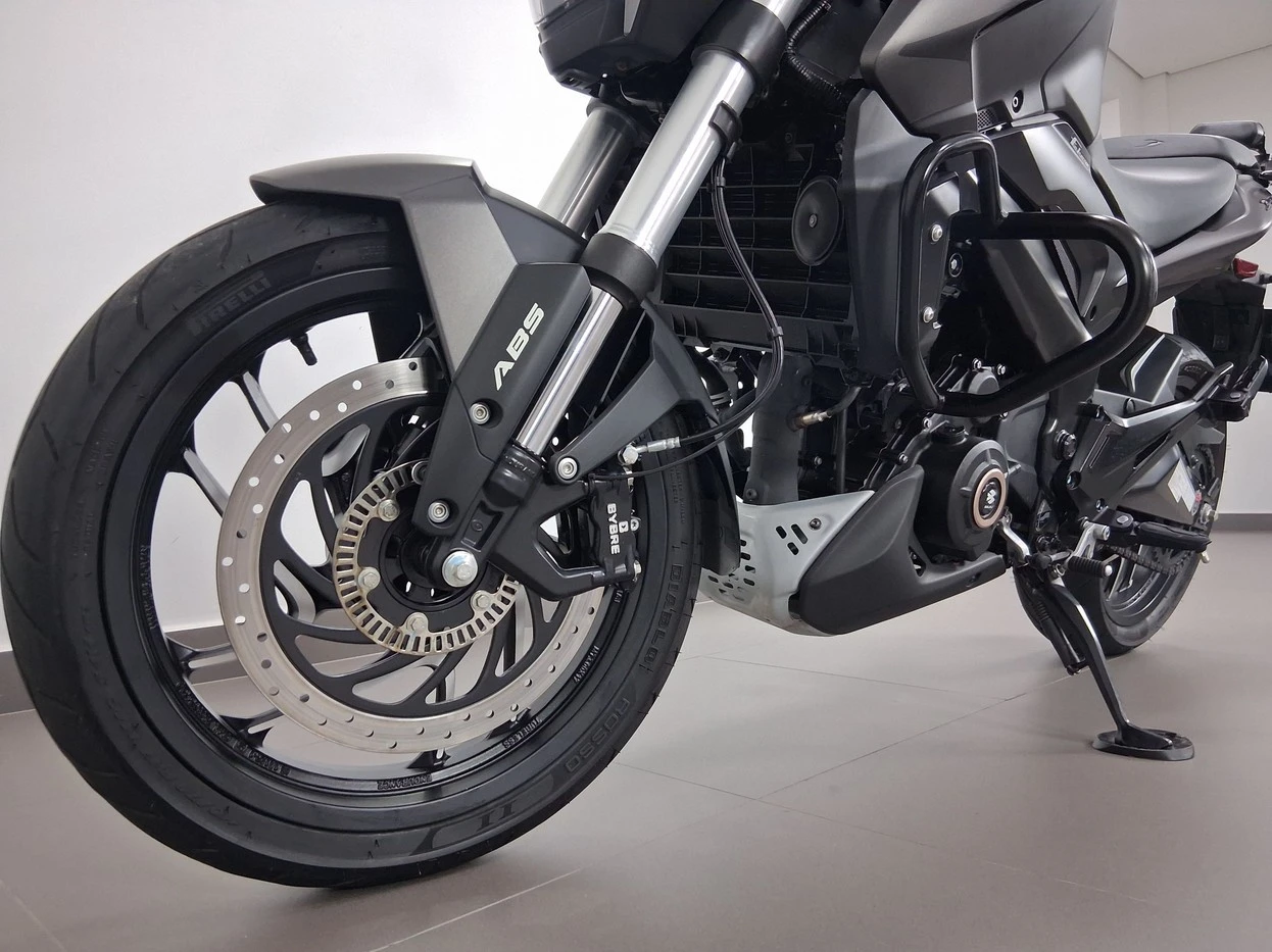 BAJAJ DOMINAR 400