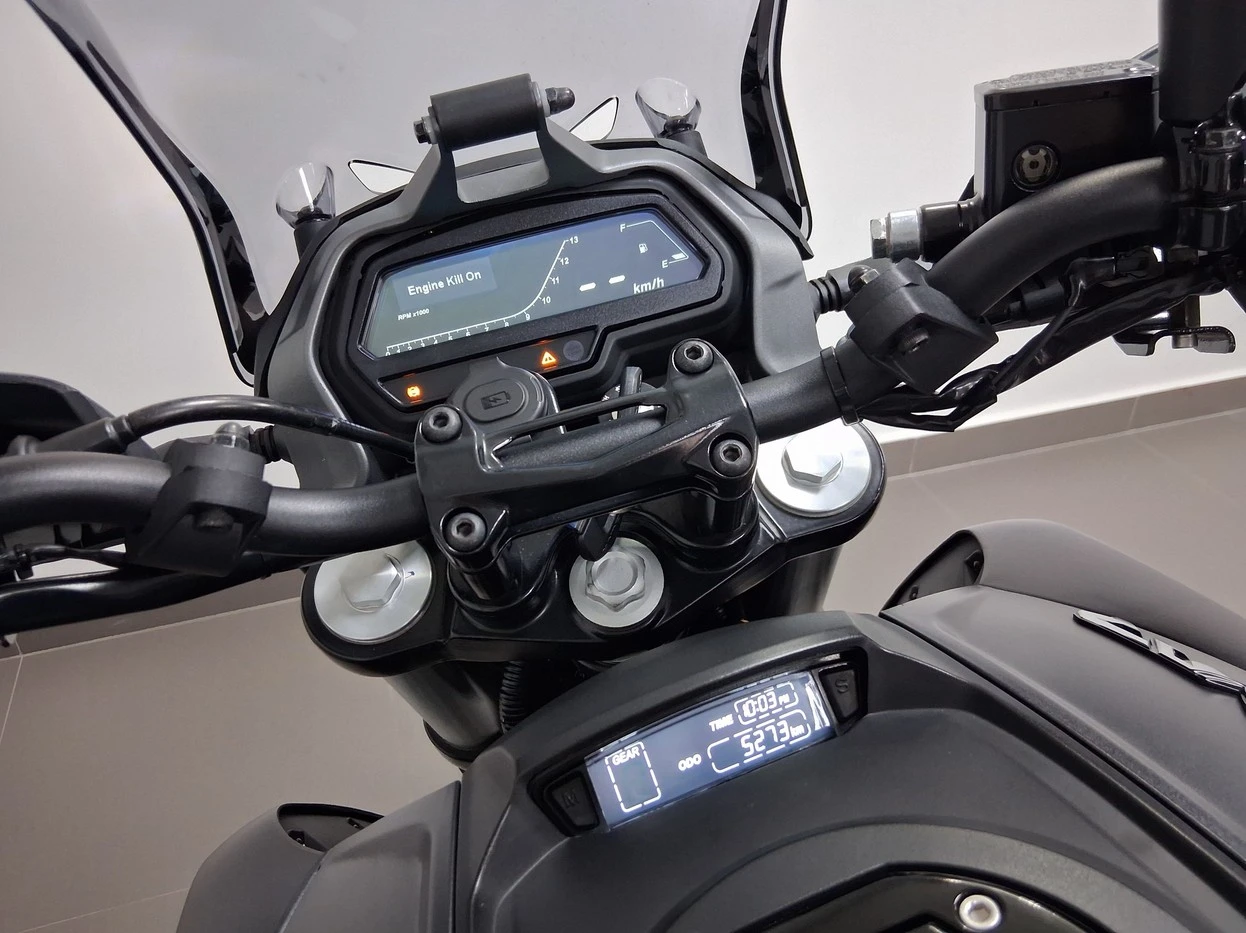 BAJAJ DOMINAR 400