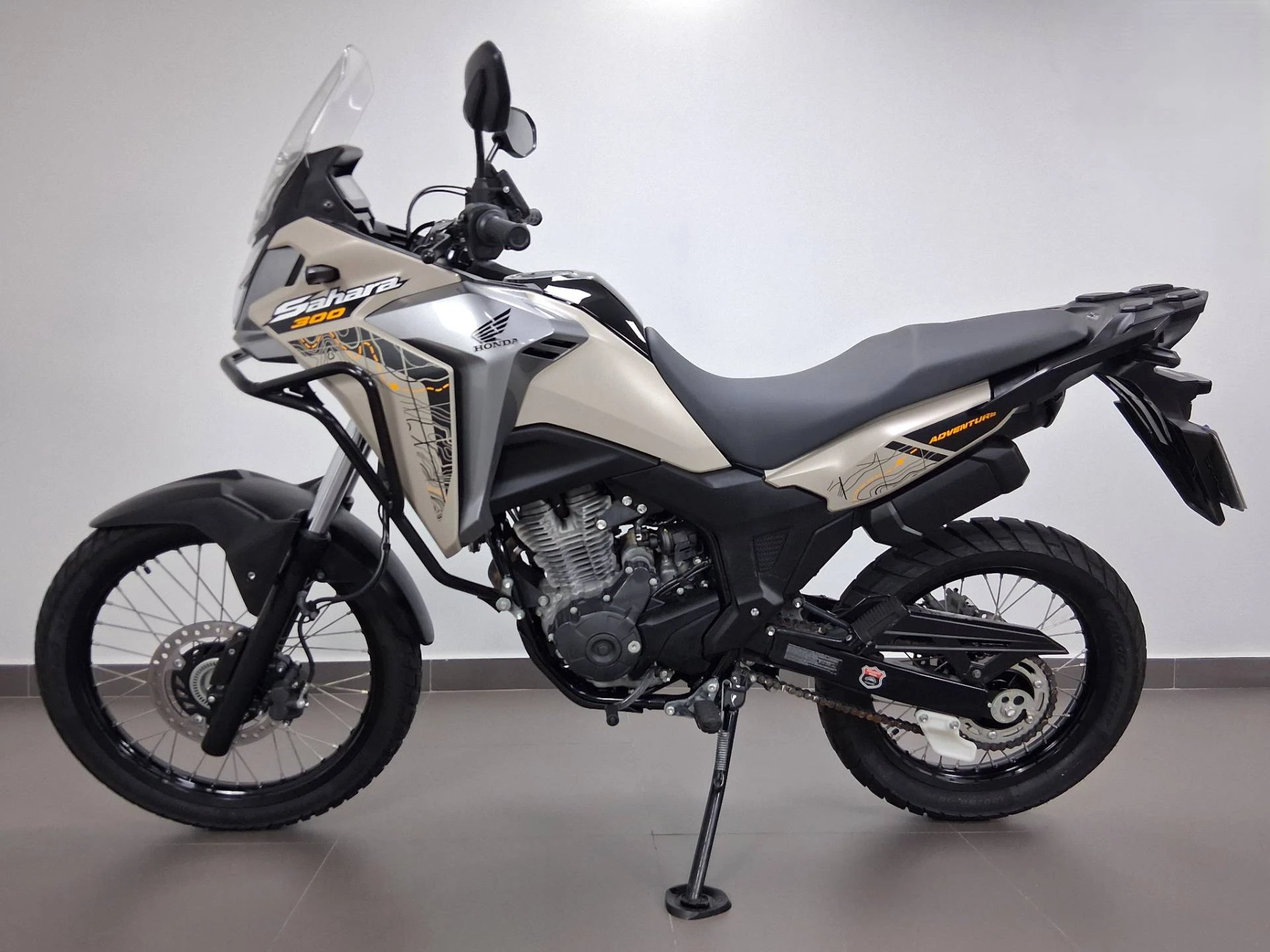 HONDA XRE 300 SAHARA ADVENTURE
