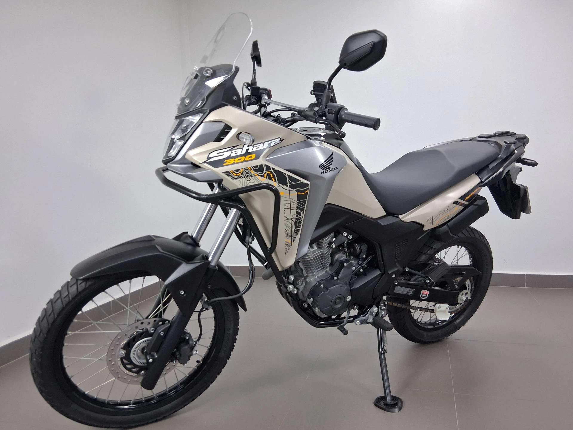 HONDA XRE 300 SAHARA ADVENTURE