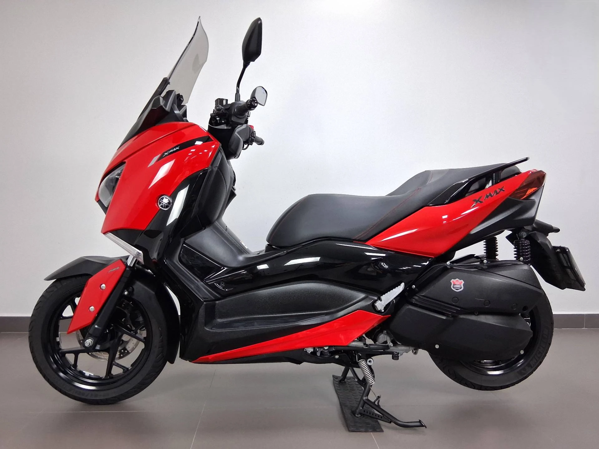 YAMAHA XMAX ABS
