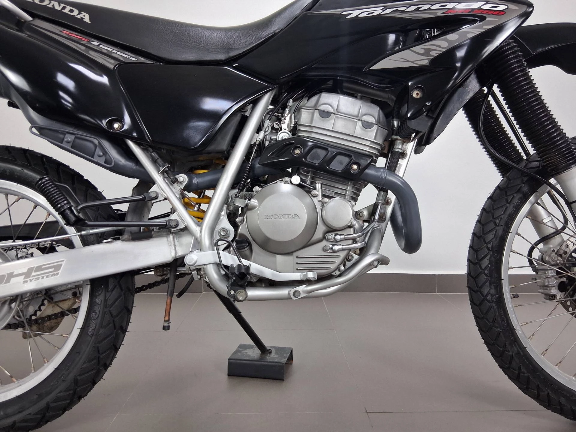 HONDA XR 250 TORNADO