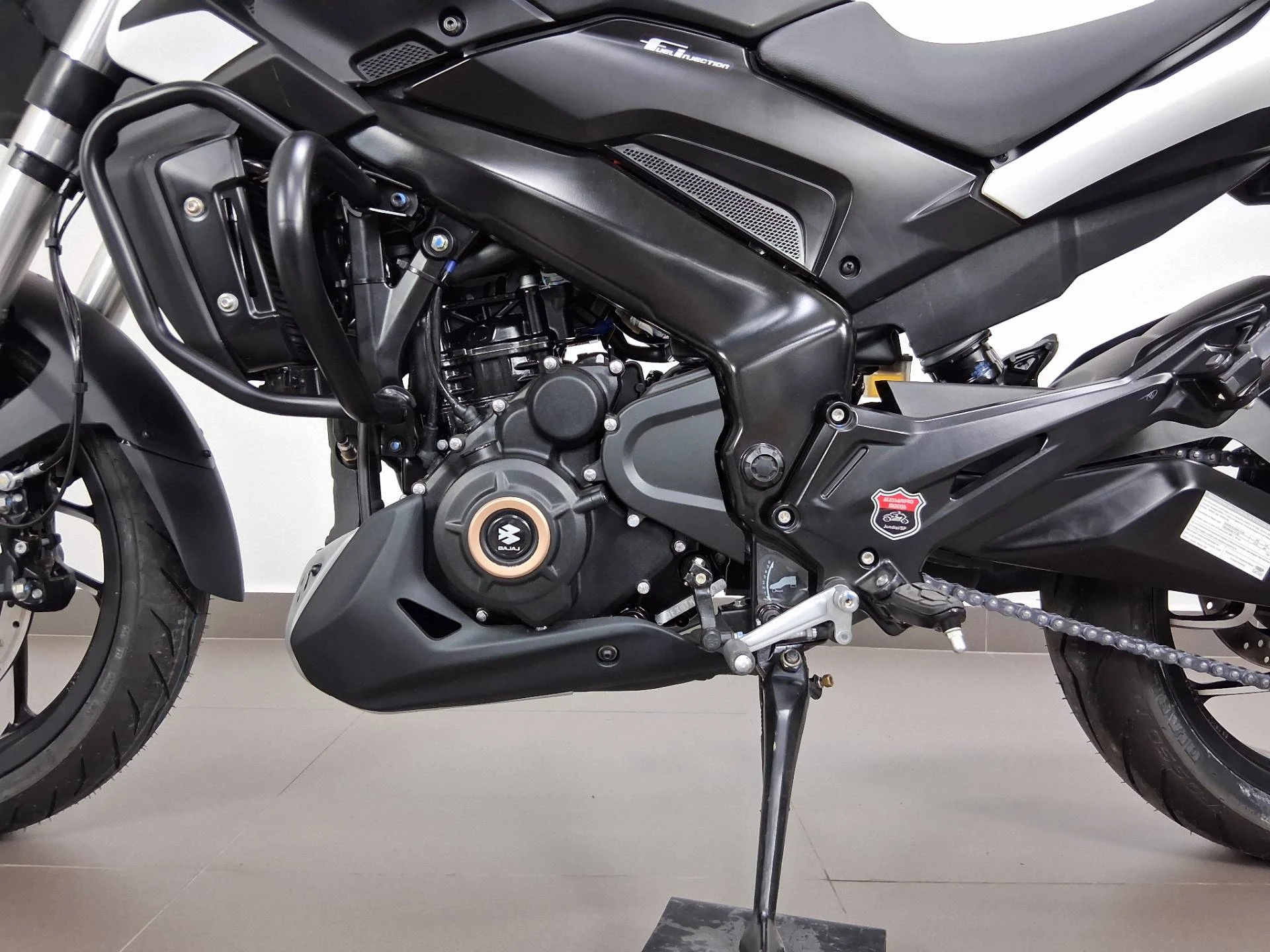 BAJAJ DOMINAR 400