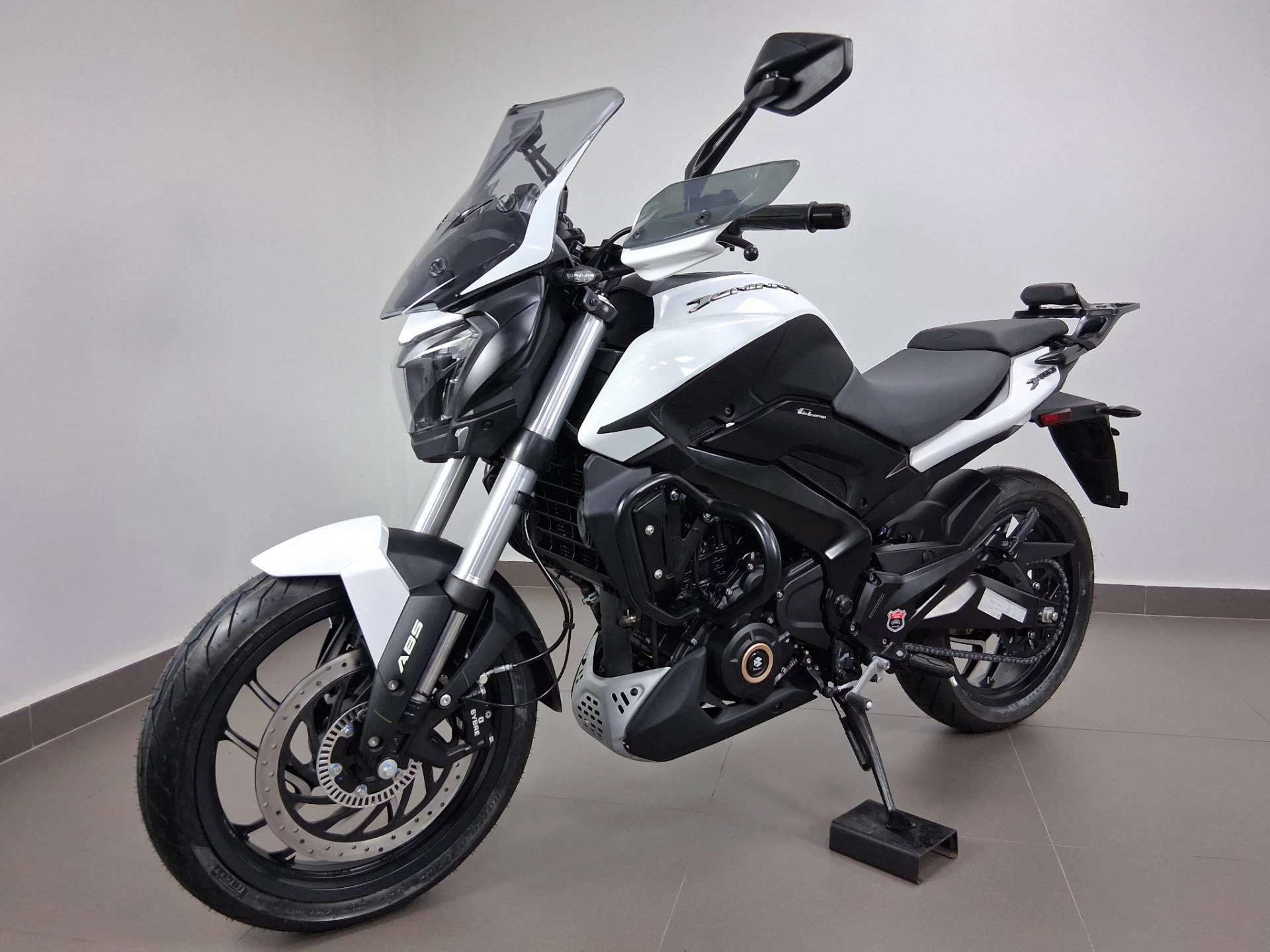 BAJAJ DOMINAR 400