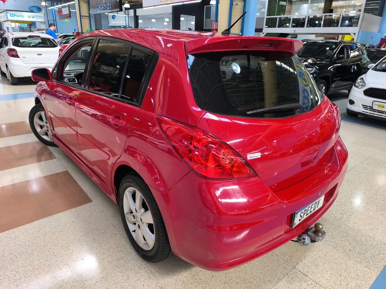 NISSAN TIIDA