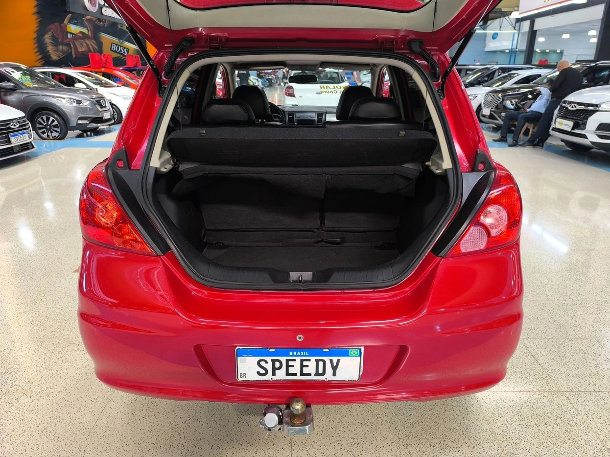 NISSAN TIIDA