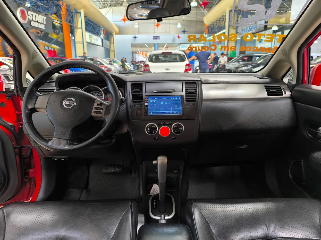 NISSAN TIIDA
