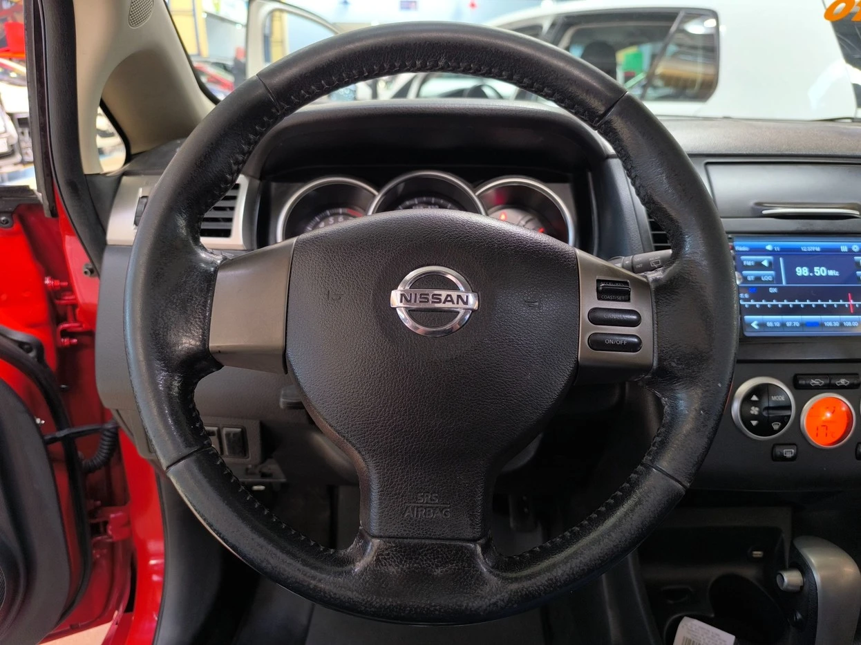NISSAN TIIDA