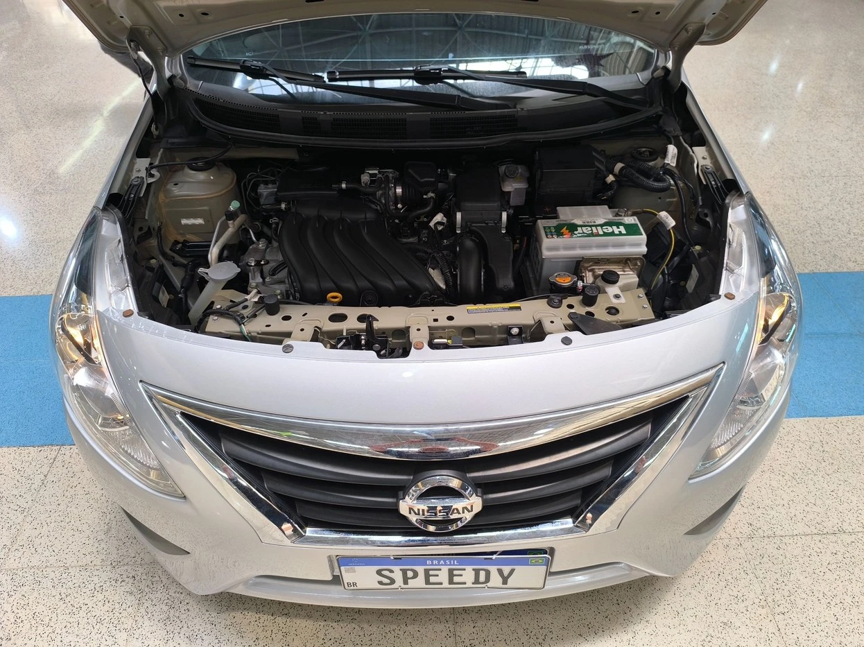 NISSAN VERSA