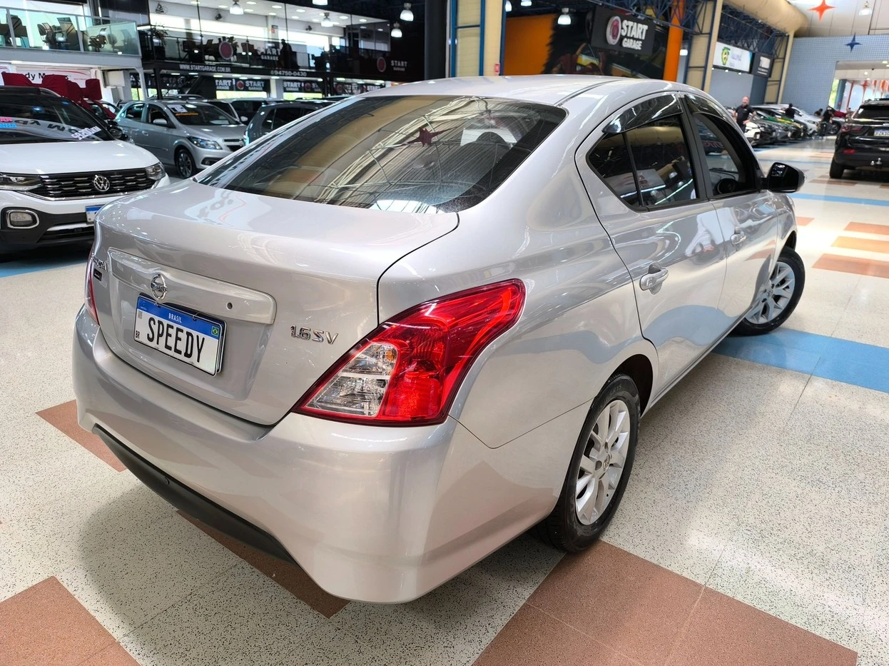 NISSAN VERSA
