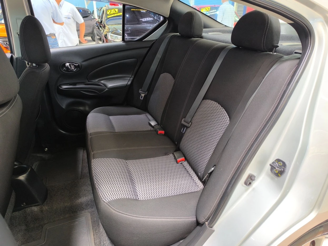 NISSAN VERSA