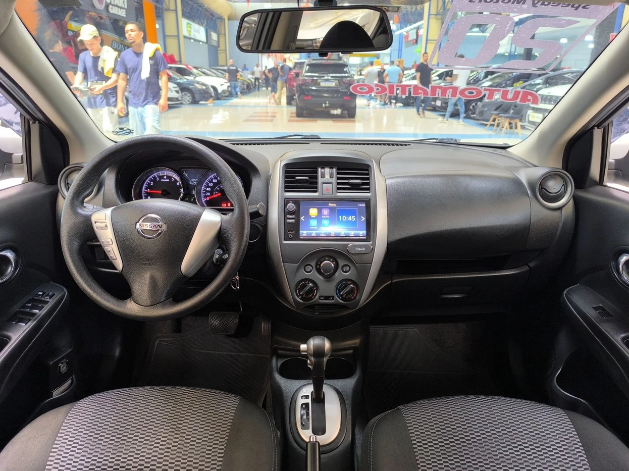 NISSAN VERSA