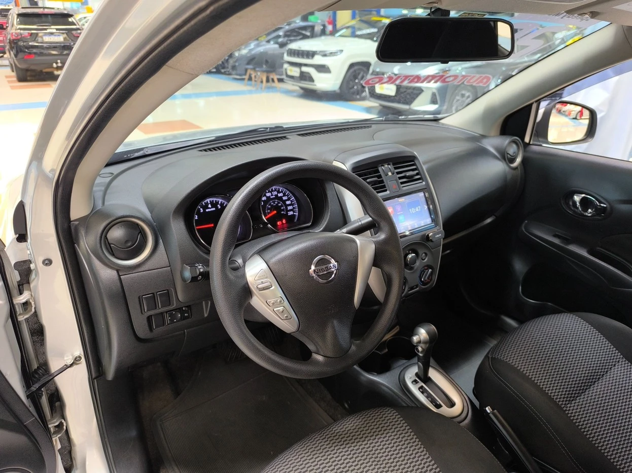 NISSAN VERSA