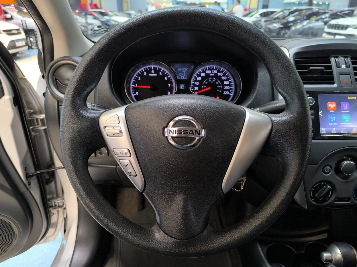 NISSAN VERSA