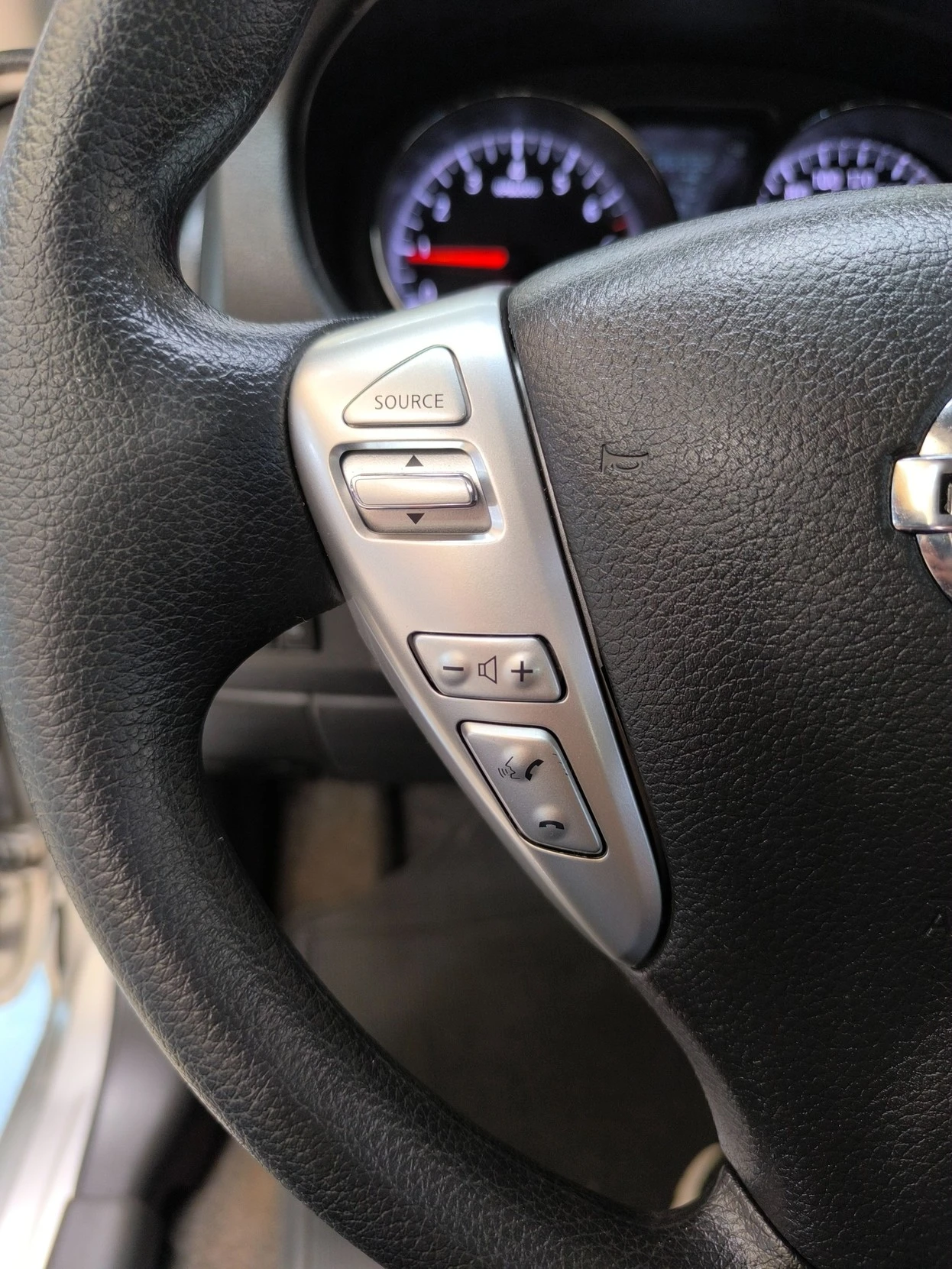 NISSAN VERSA