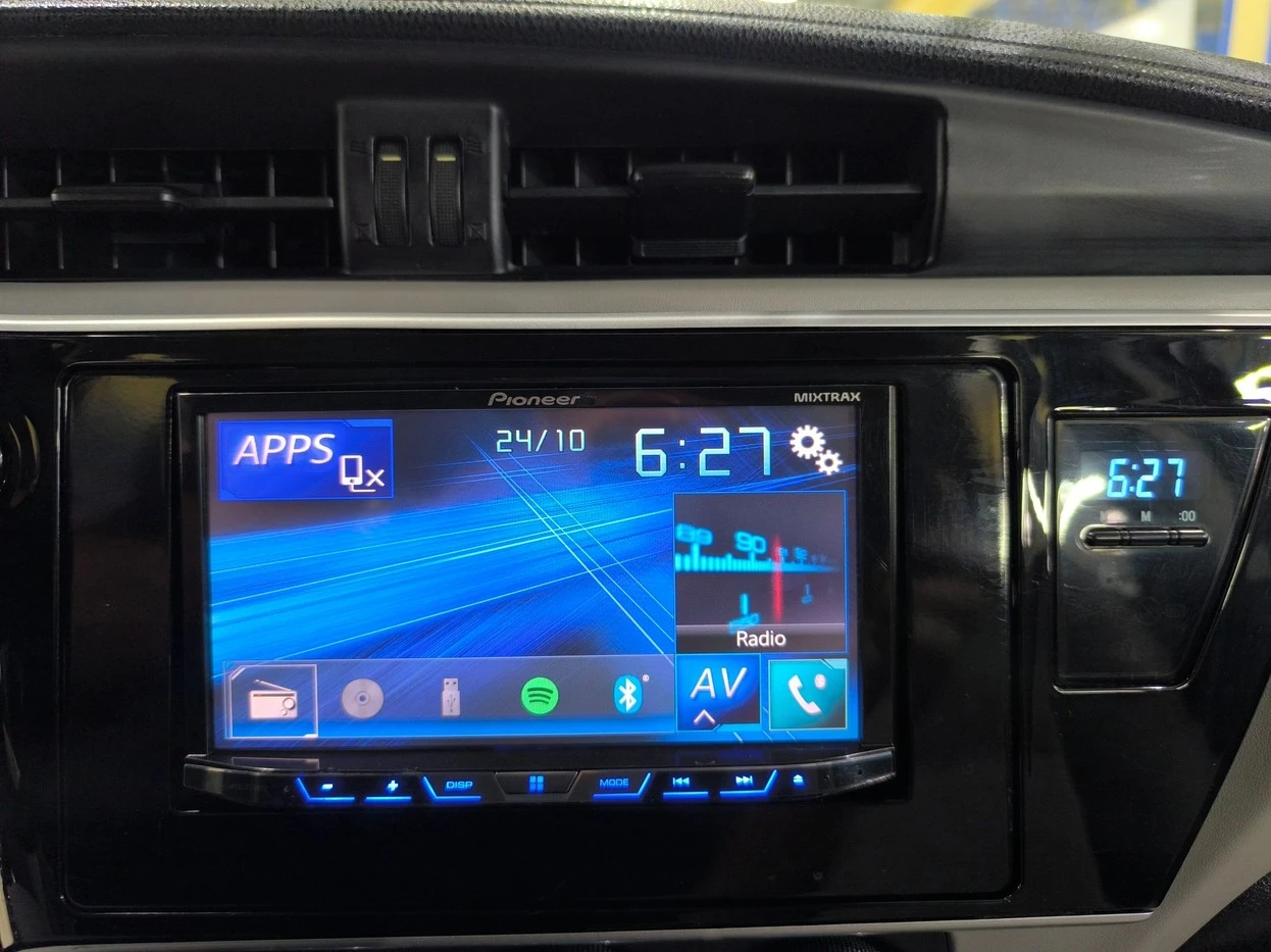 TOYOTA COROLLA