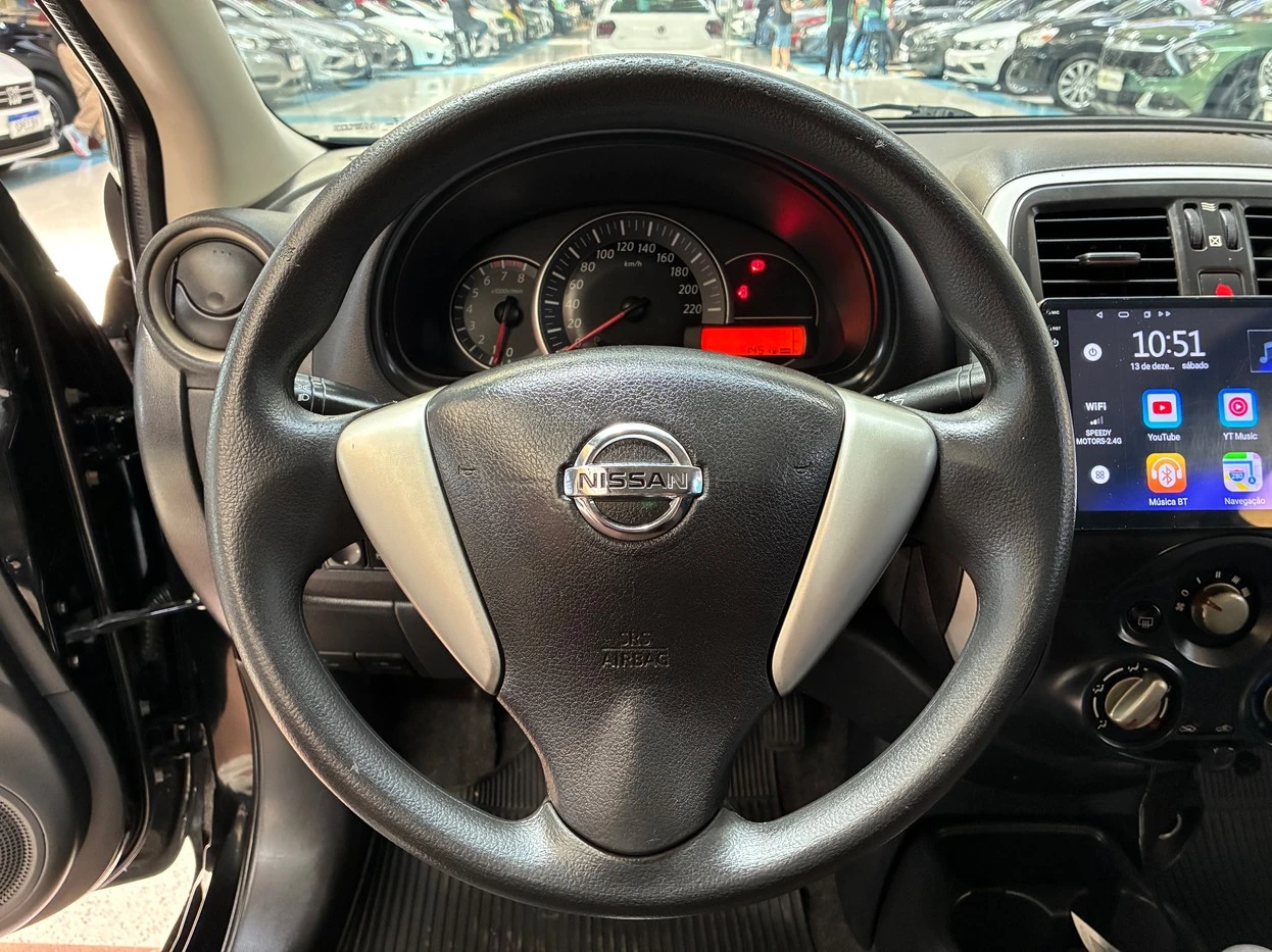 NISSAN VERSA