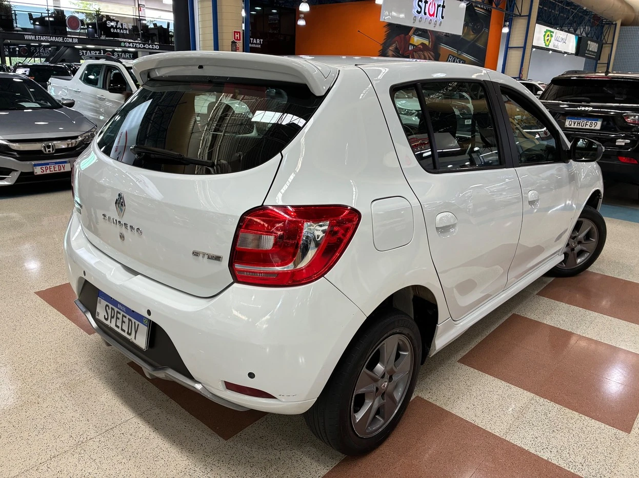 RENAULT SANDERO