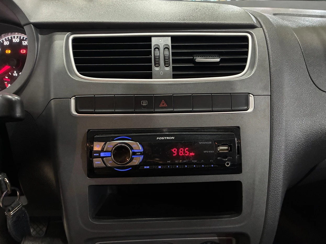 VOLKSWAGEN FOX