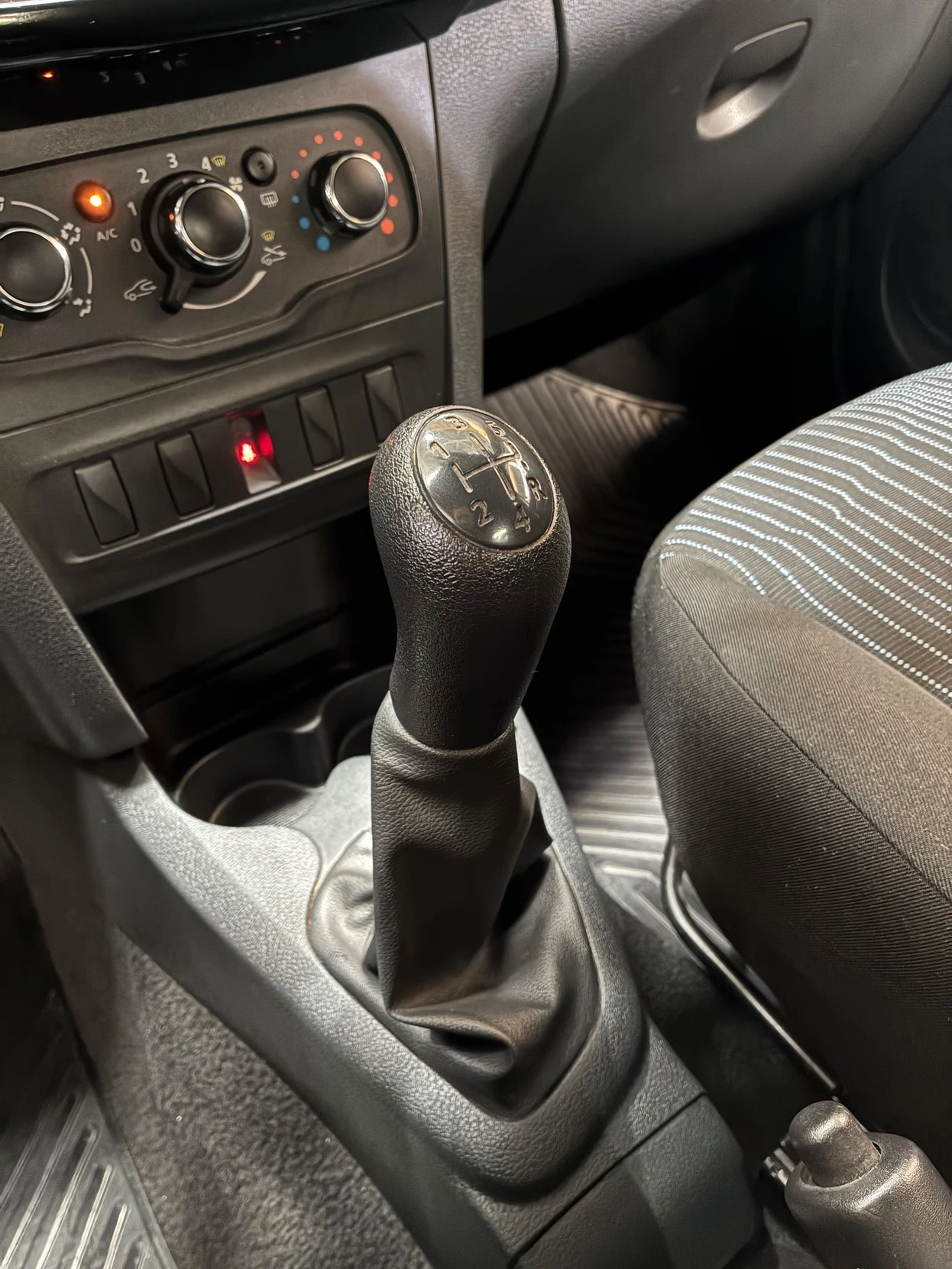 RENAULT LOGAN
