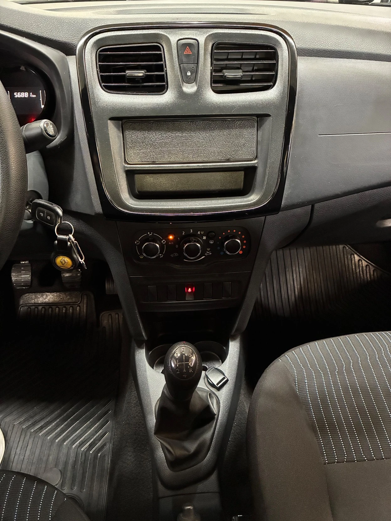 RENAULT LOGAN