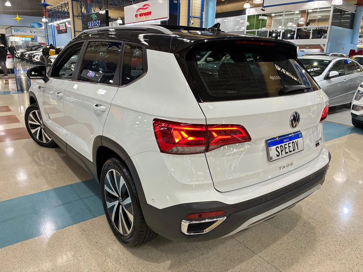 VOLKSWAGEN TAOS