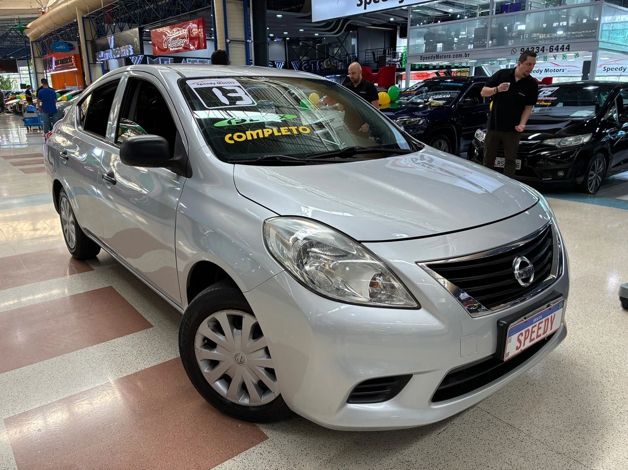 NISSAN VERSA