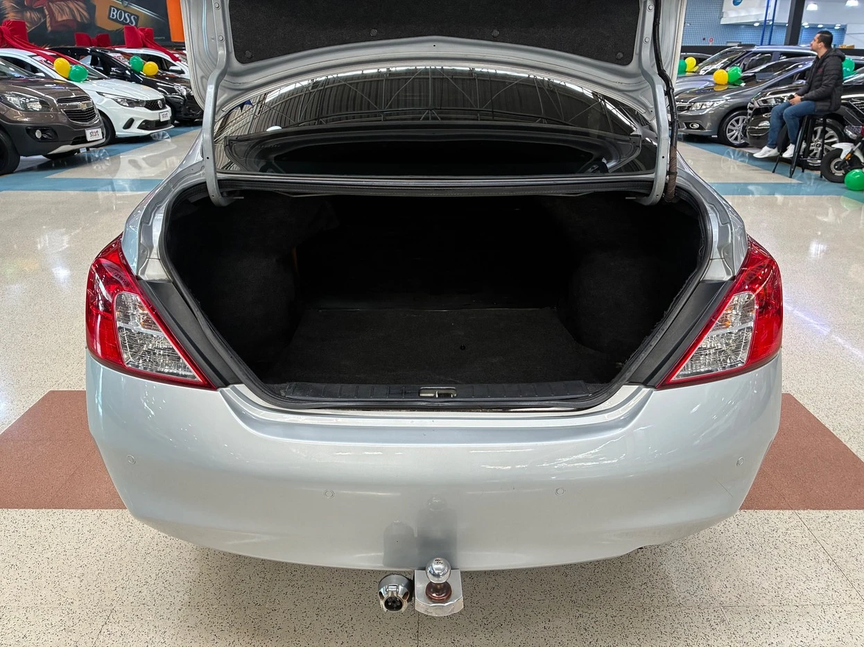 NISSAN VERSA
