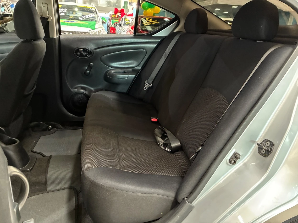 NISSAN VERSA