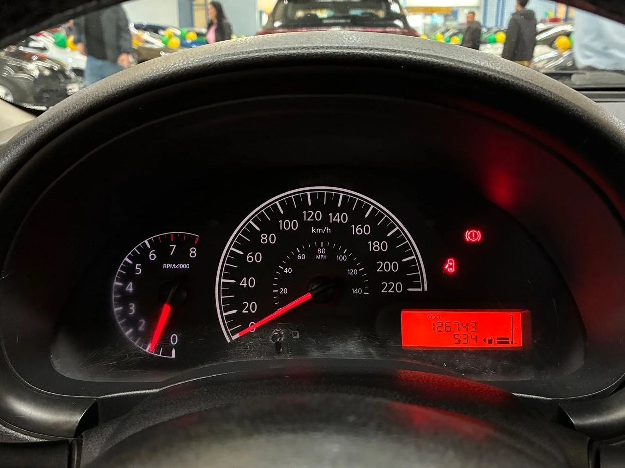 NISSAN VERSA