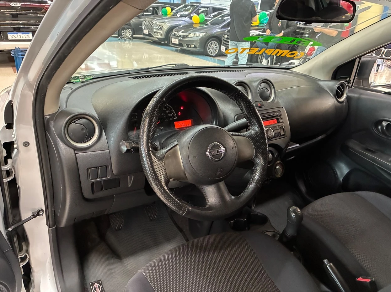 NISSAN VERSA