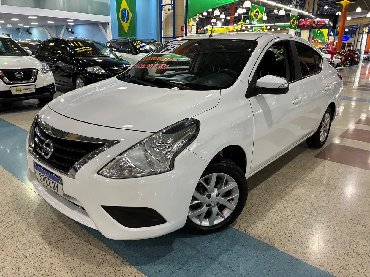 NISSAN VERSA