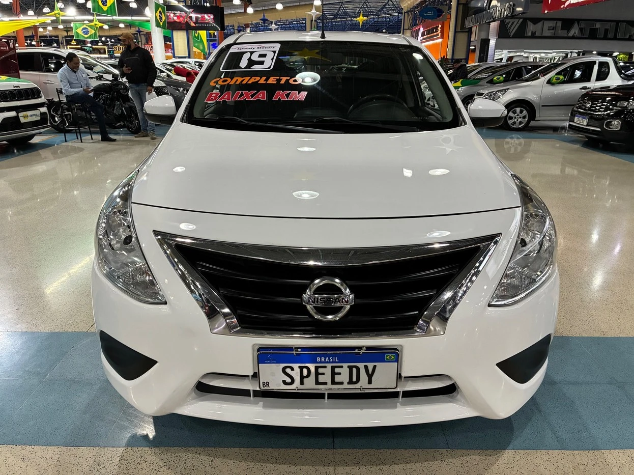 NISSAN VERSA