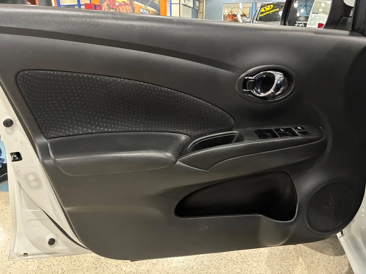 NISSAN VERSA