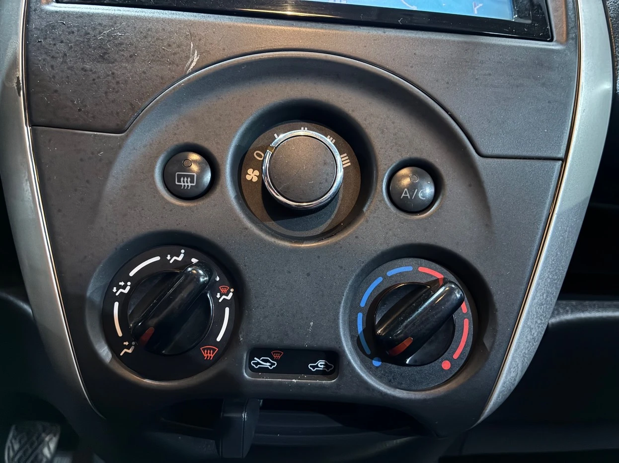 NISSAN VERSA