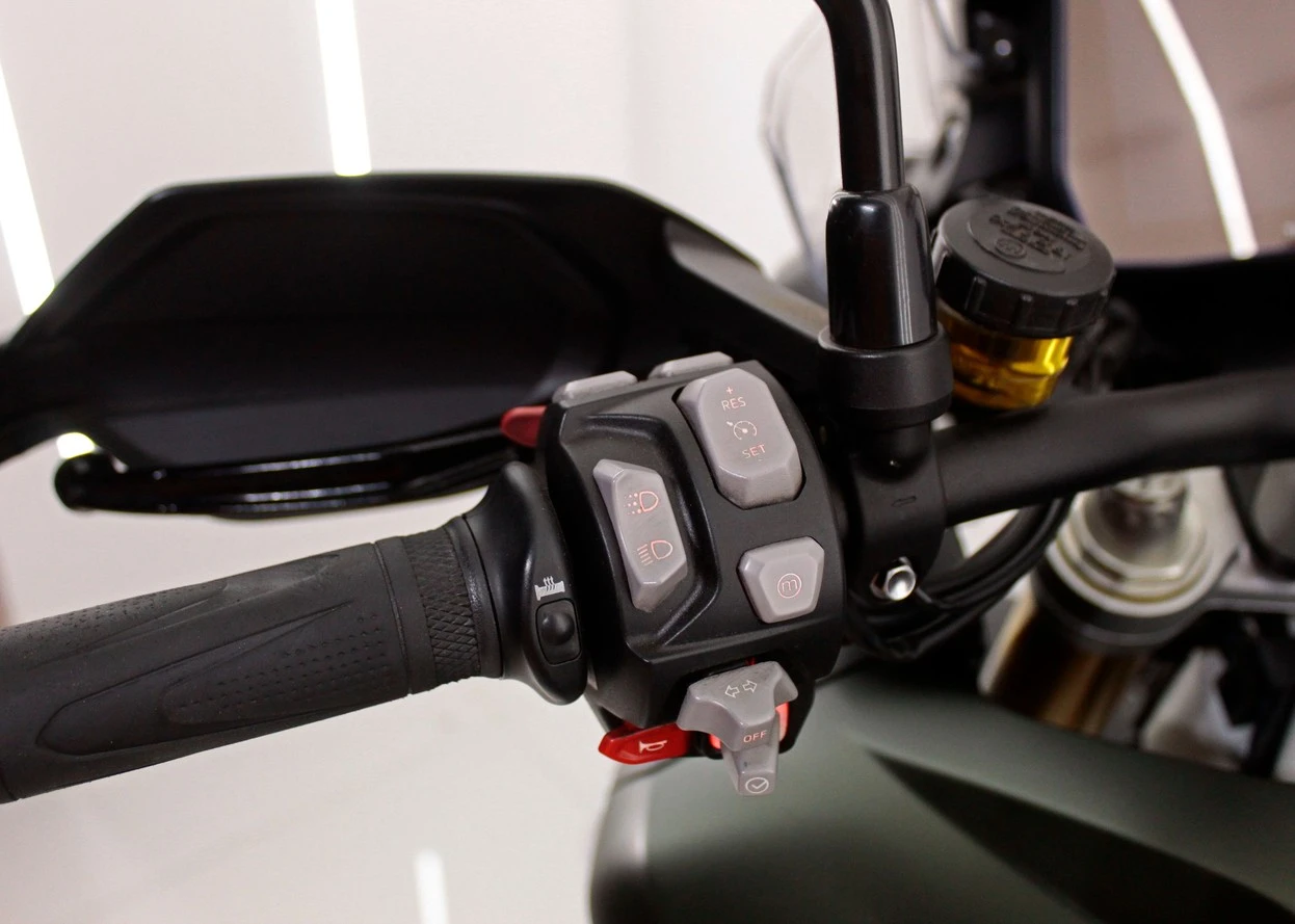 TRIUMPH TIGER 1200 RALLY PRO