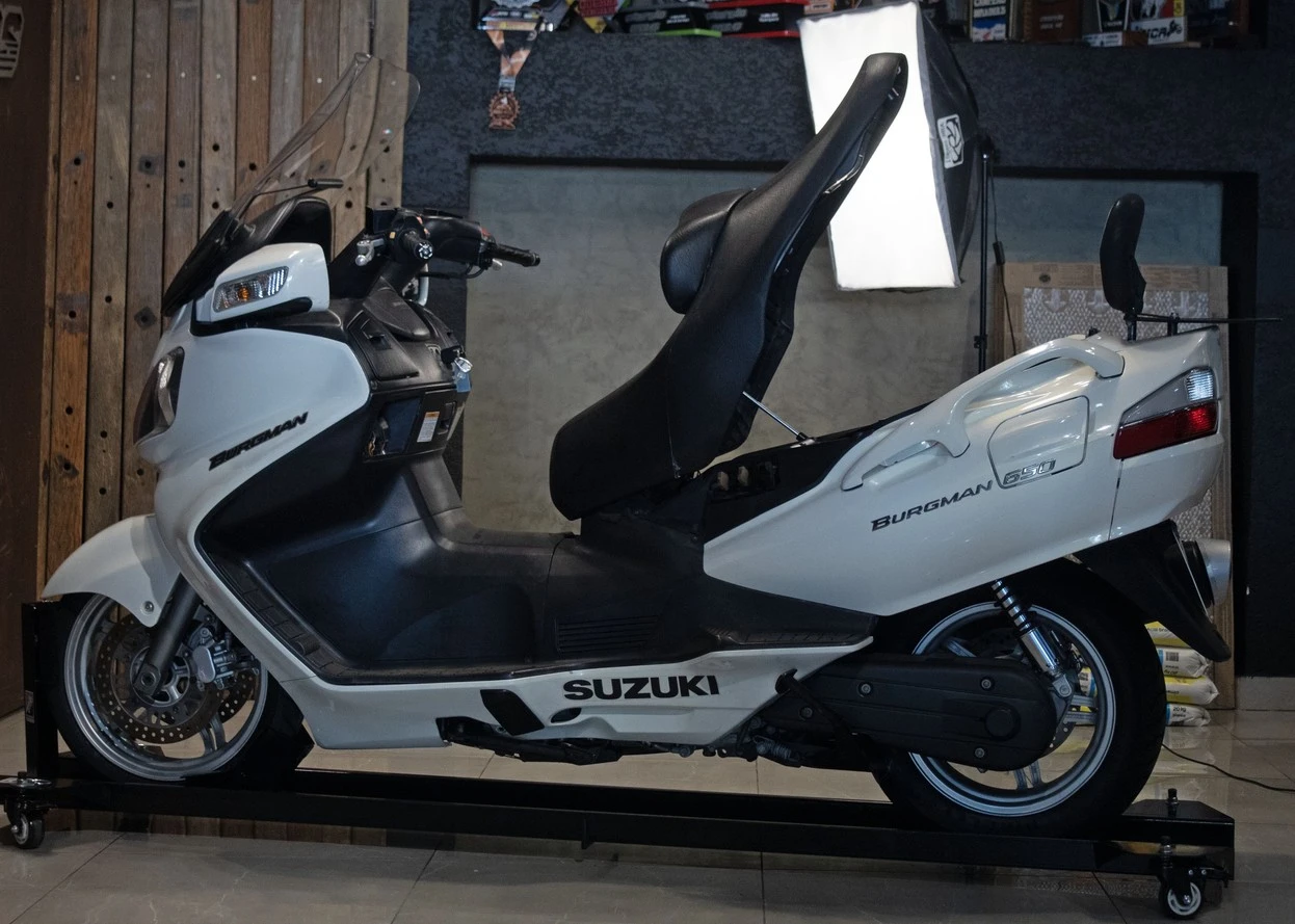 SUZUKI BURGMAN 650