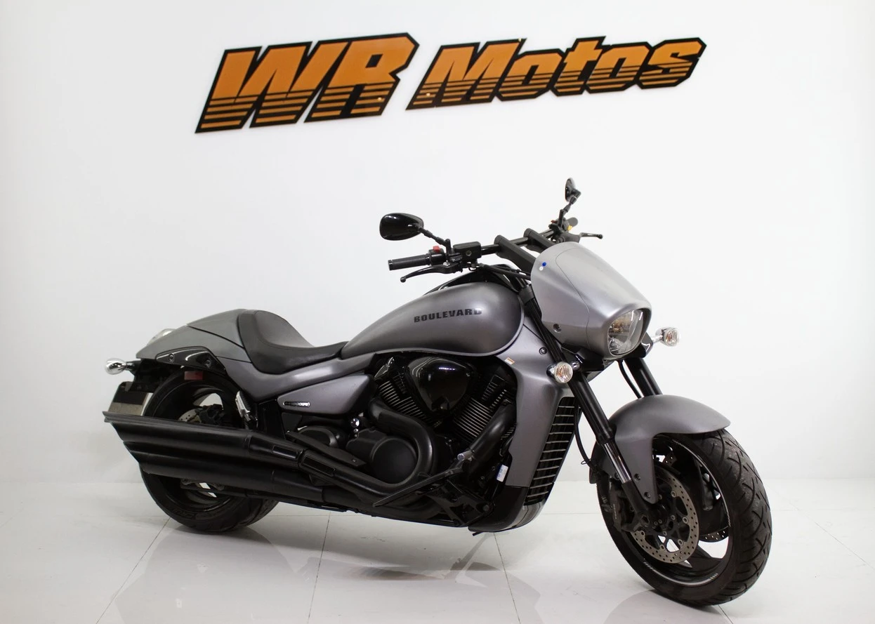 SUZUKI BOULEVARD M1800R BOSS