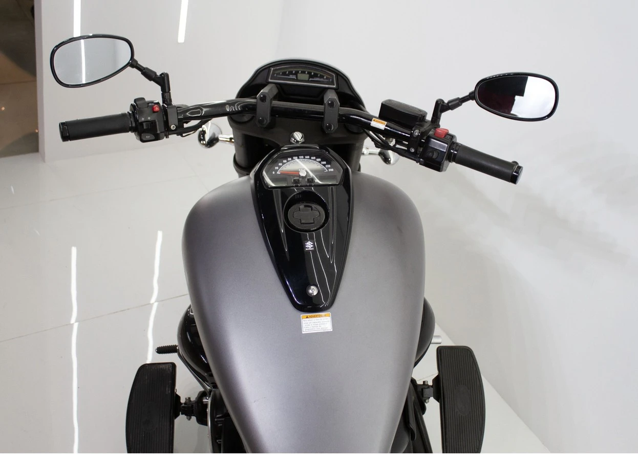 SUZUKI BOULEVARD M1800R BOSS