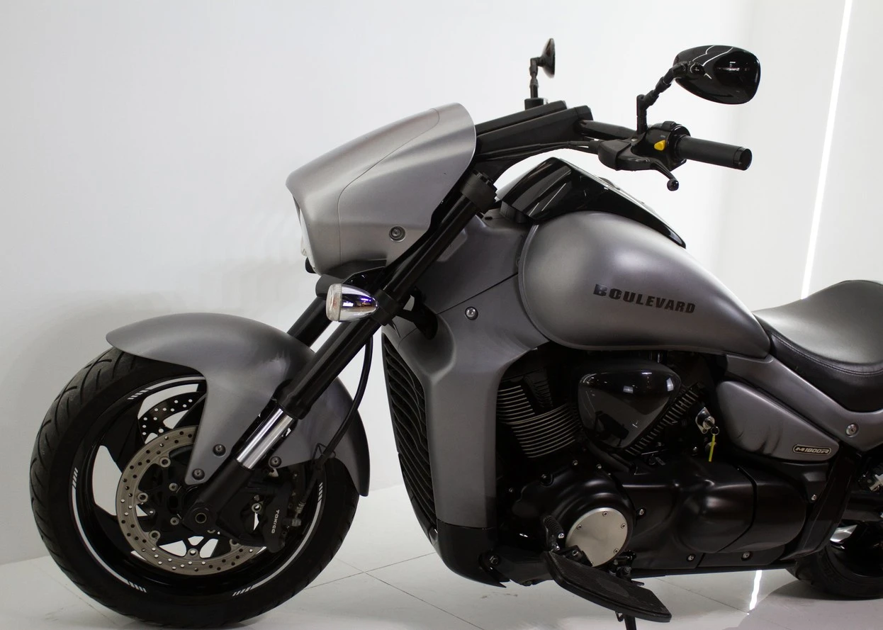 SUZUKI BOULEVARD M1800R BOSS