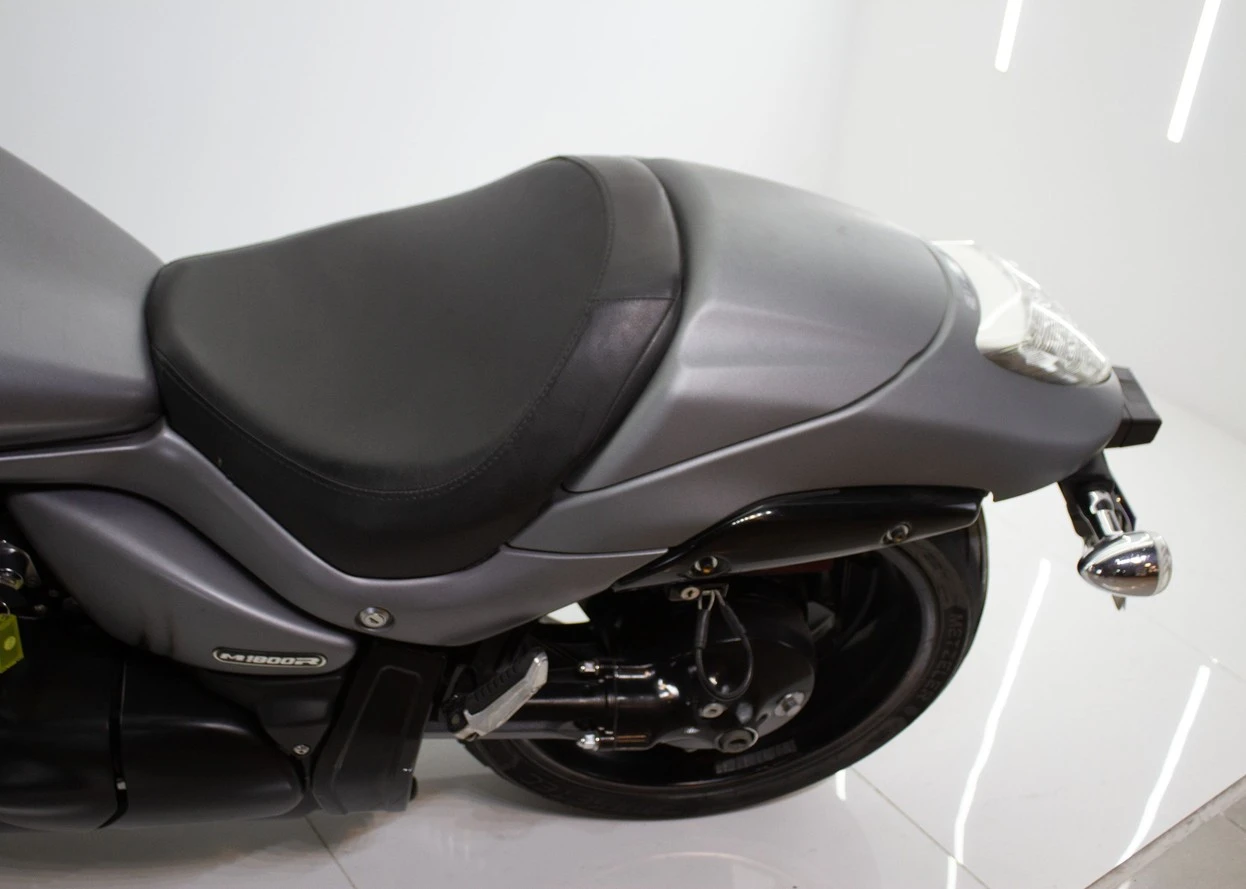 SUZUKI BOULEVARD M1800R BOSS